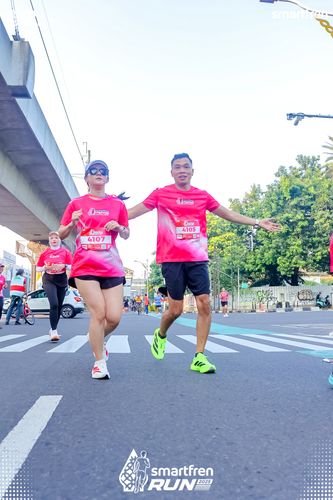 Race photo from Smartfren Run 2025 