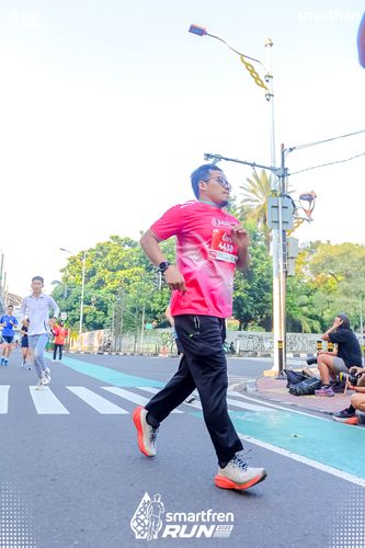 Race photo from Smartfren Run 2025 