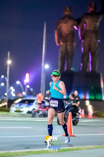 Race photo from PIK NITE RUN 2025