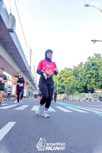 Race photo from Smartfren Run 2025 