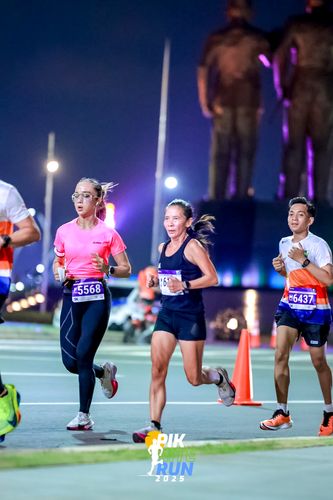 Race photo from PIK NITE RUN 2025