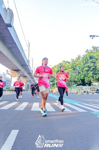 Race photo from Smartfren Run 2025 