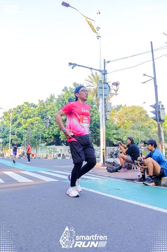 Race photo from Smartfren Run 2025 
