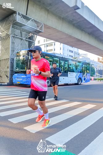 Race photo from Smartfren Run 2025 