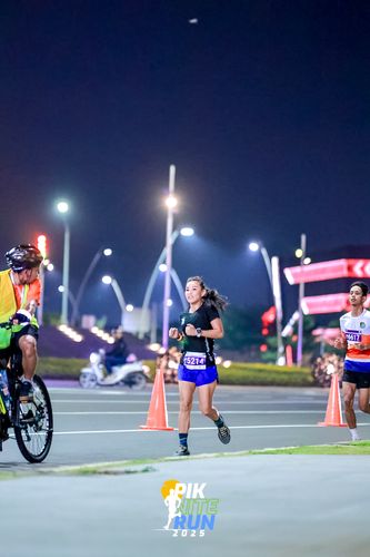 Race photo from PIK NITE RUN 2025