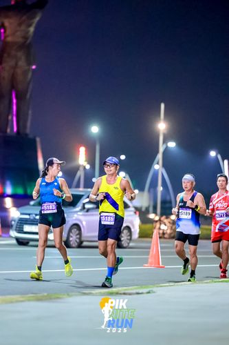 Race photo from PIK NITE RUN 2025