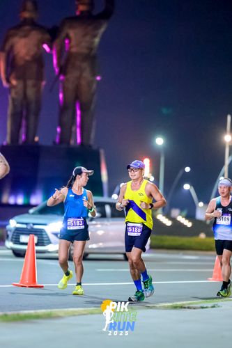 Race photo from PIK NITE RUN 2025