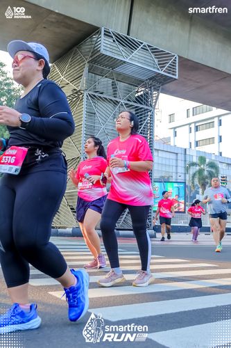 Race photo from Smartfren Run 2025 