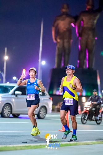 Race photo from PIK NITE RUN 2025
