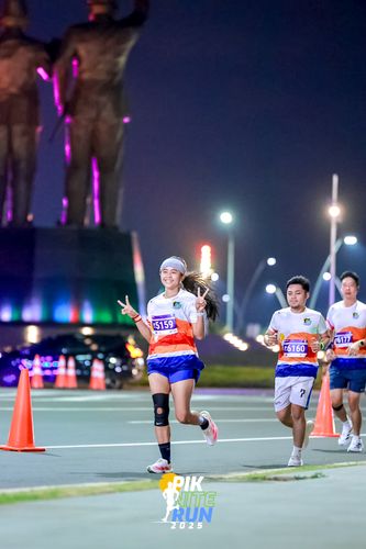Race photo from PIK NITE RUN 2025