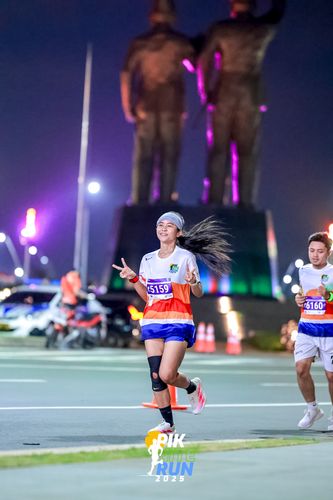 Race photo from PIK NITE RUN 2025