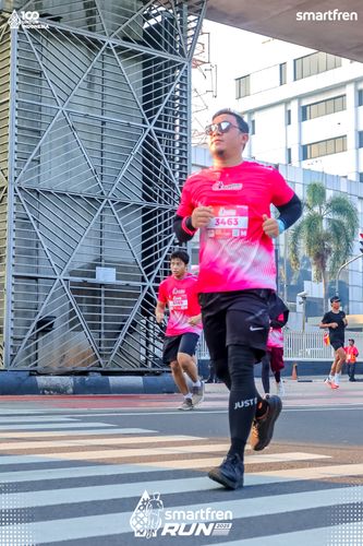 Race photo from Smartfren Run 2025 