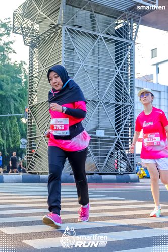 Race photo from Smartfren Run 2025 