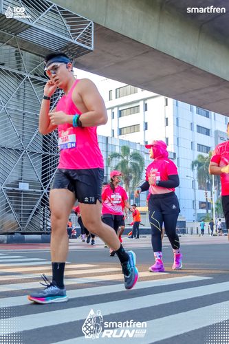 Race photo from Smartfren Run 2025 