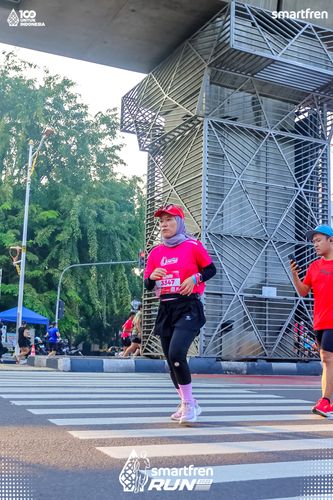 Race photo from Smartfren Run 2025 
