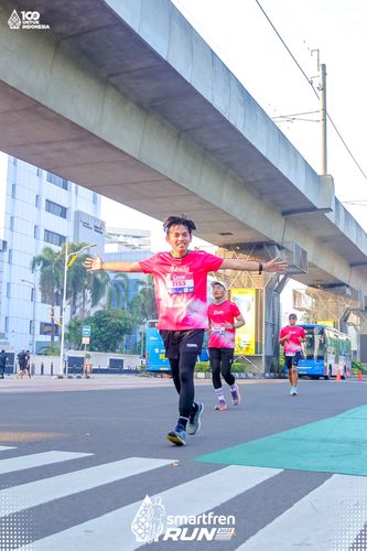 Race photo from Smartfren Run 2025 