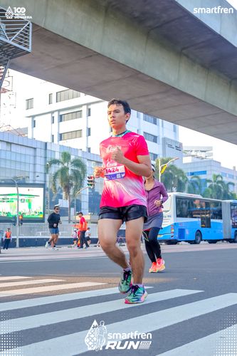 Race photo from Smartfren Run 2025 