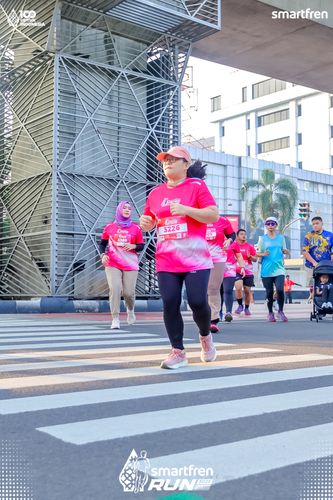 Race photo from Smartfren Run 2025 