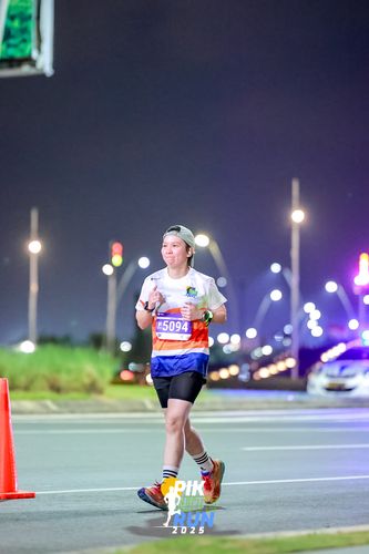Race photo from PIK NITE RUN 2025