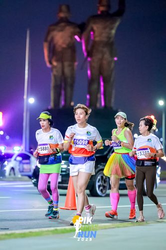 Race photo from PIK NITE RUN 2025