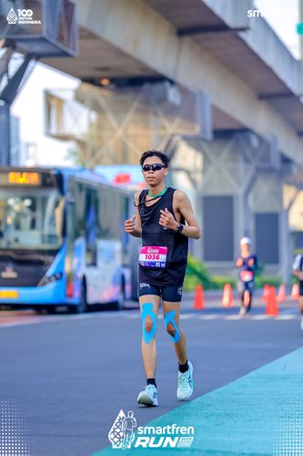 Race photo from Smartfren Run 2025 