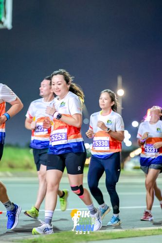 Race photo from PIK NITE RUN 2025