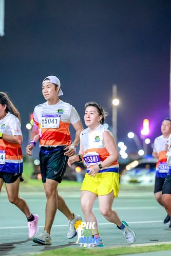 Race photo from PIK NITE RUN 2025