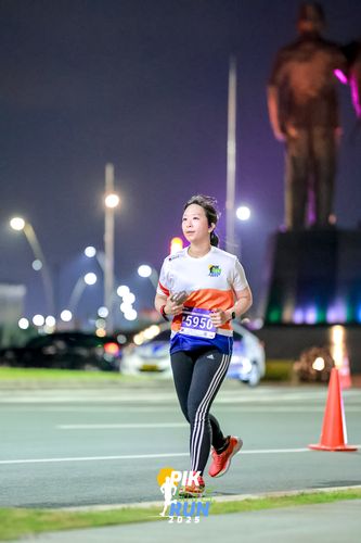 Race photo from PIK NITE RUN 2025