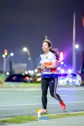 Race photo from PIK NITE RUN 2025