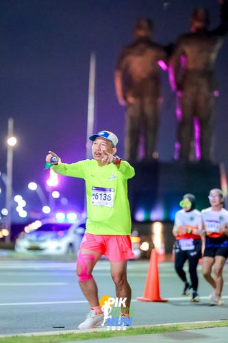 Race photo from PIK NITE RUN 2025