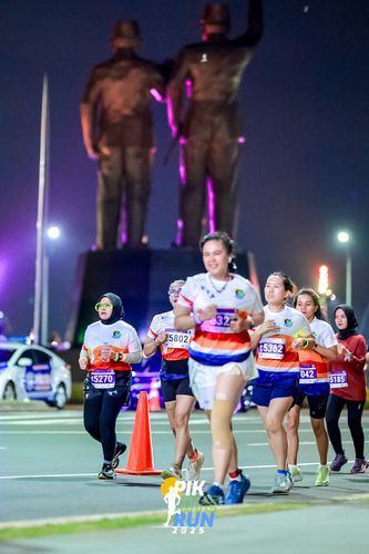 Race photo from PIK NITE RUN 2025