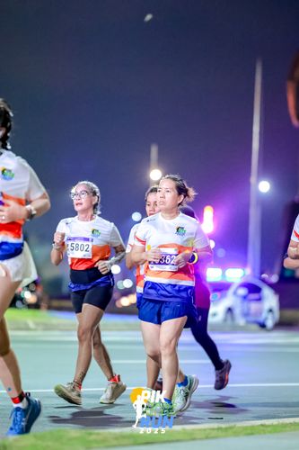 Race photo from PIK NITE RUN 2025