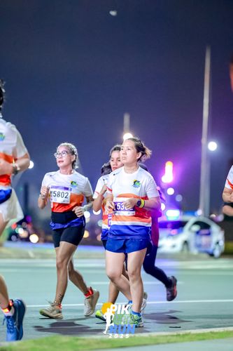 Race photo from PIK NITE RUN 2025