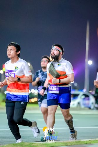 Race photo from PIK NITE RUN 2025