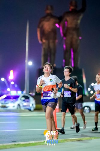 Race photo from PIK NITE RUN 2025
