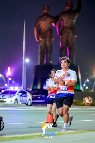 Race photo from PIK NITE RUN 2025