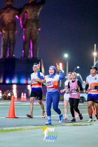 Race photo from PIK NITE RUN 2025