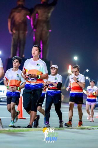 Race photo from PIK NITE RUN 2025