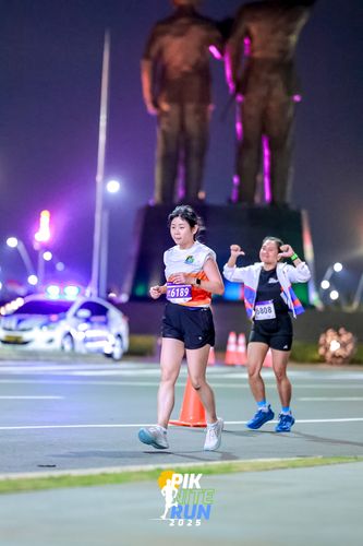 Race photo from PIK NITE RUN 2025