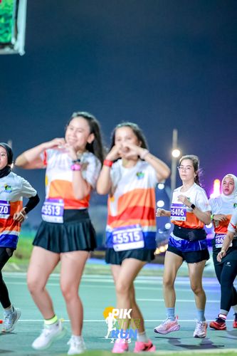 Race photo from PIK NITE RUN 2025