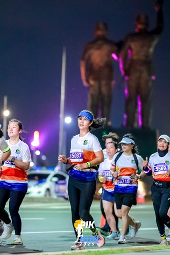 Race photo from PIK NITE RUN 2025
