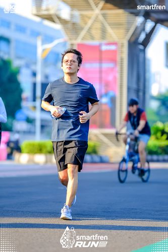 Race photo from Smartfren Run 2025 