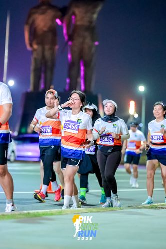Race photo from PIK NITE RUN 2025