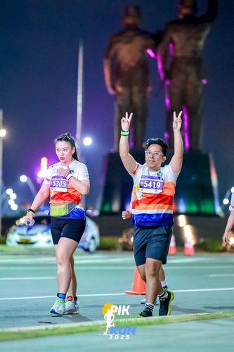 Race photo from PIK NITE RUN 2025