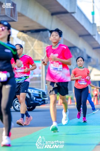 Race photo from Smartfren Run 2025 