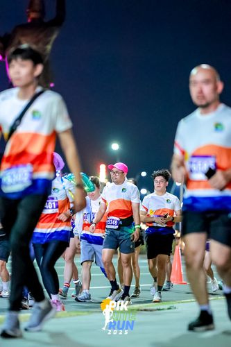 Race photo from PIK NITE RUN 2025