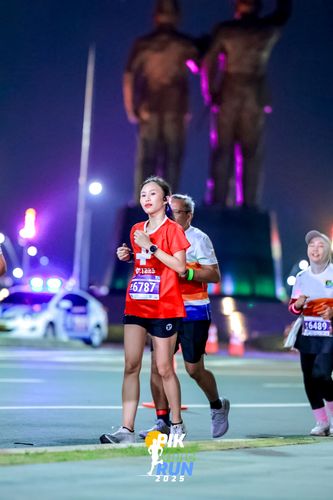 Race photo from PIK NITE RUN 2025