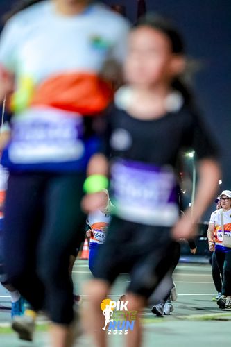 Race photo from PIK NITE RUN 2025