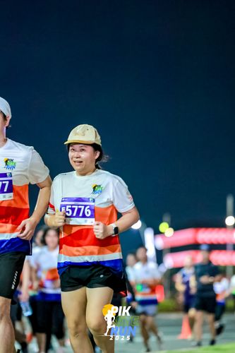 Race photo from PIK NITE RUN 2025