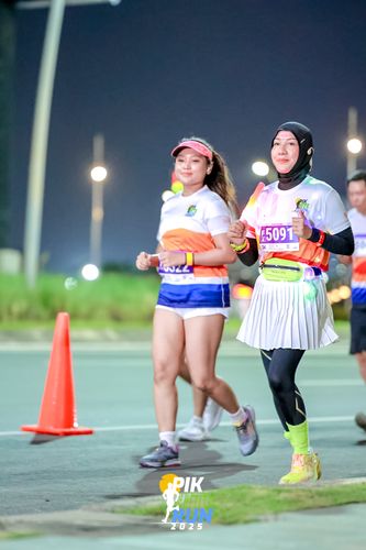 Race photo from PIK NITE RUN 2025